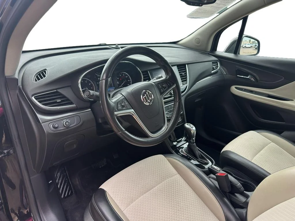 Used 2021 Ebony Twilight Metallic Buick Preferred image 2