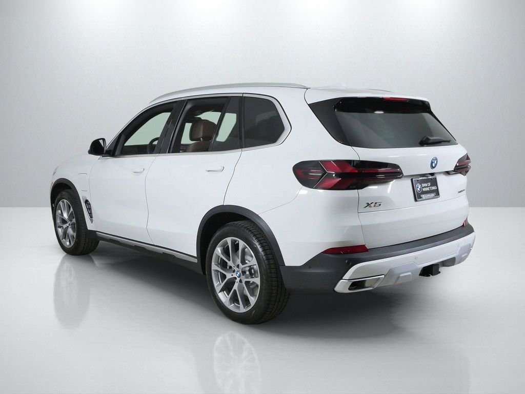 Used 2026 Alpine White BMW xDrive50e image 15