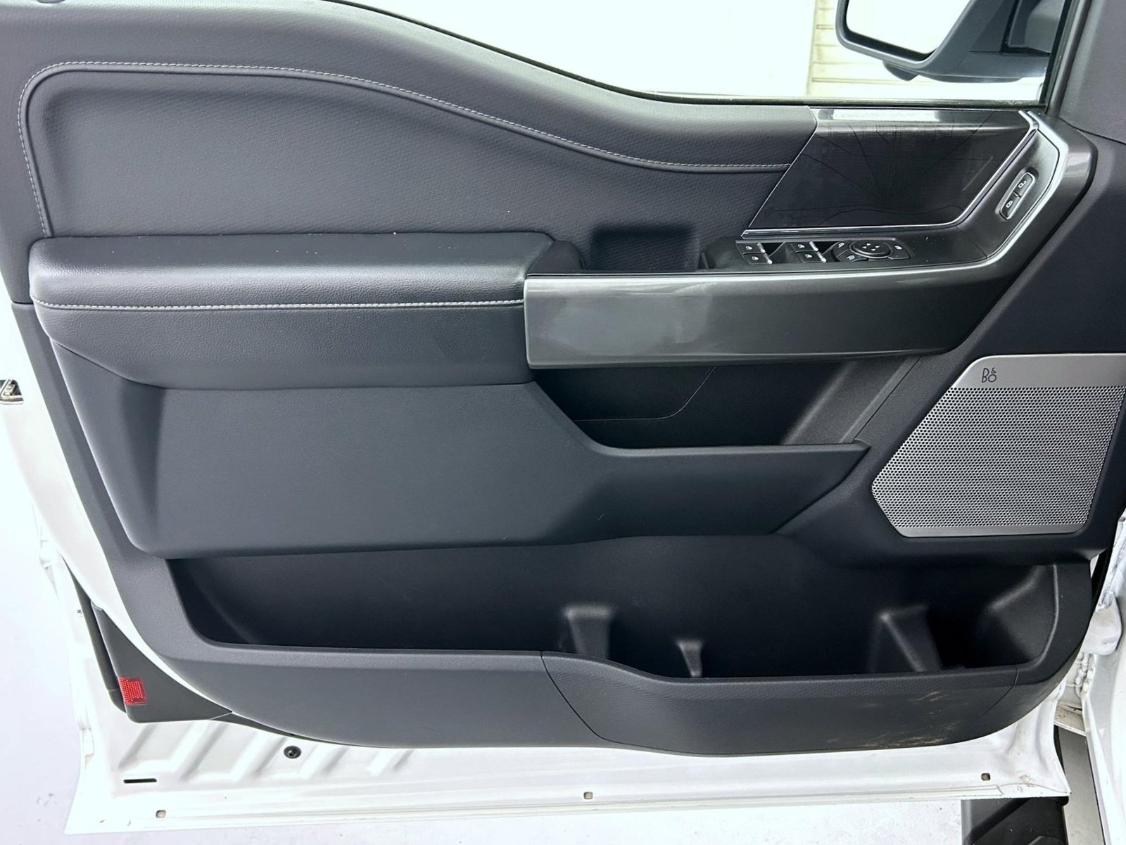 Used 2022 White Ford XLT image 9