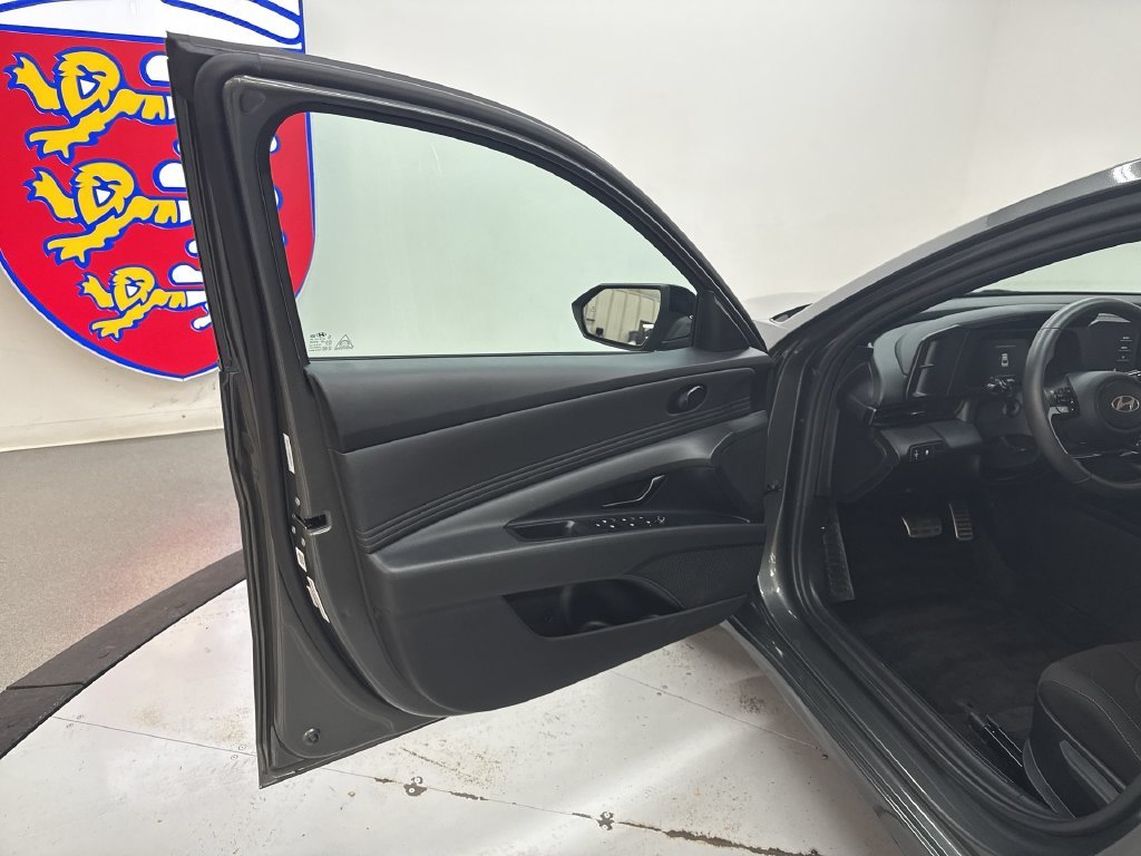 Used 2026 Gray Hyundai SEL Sport image 13