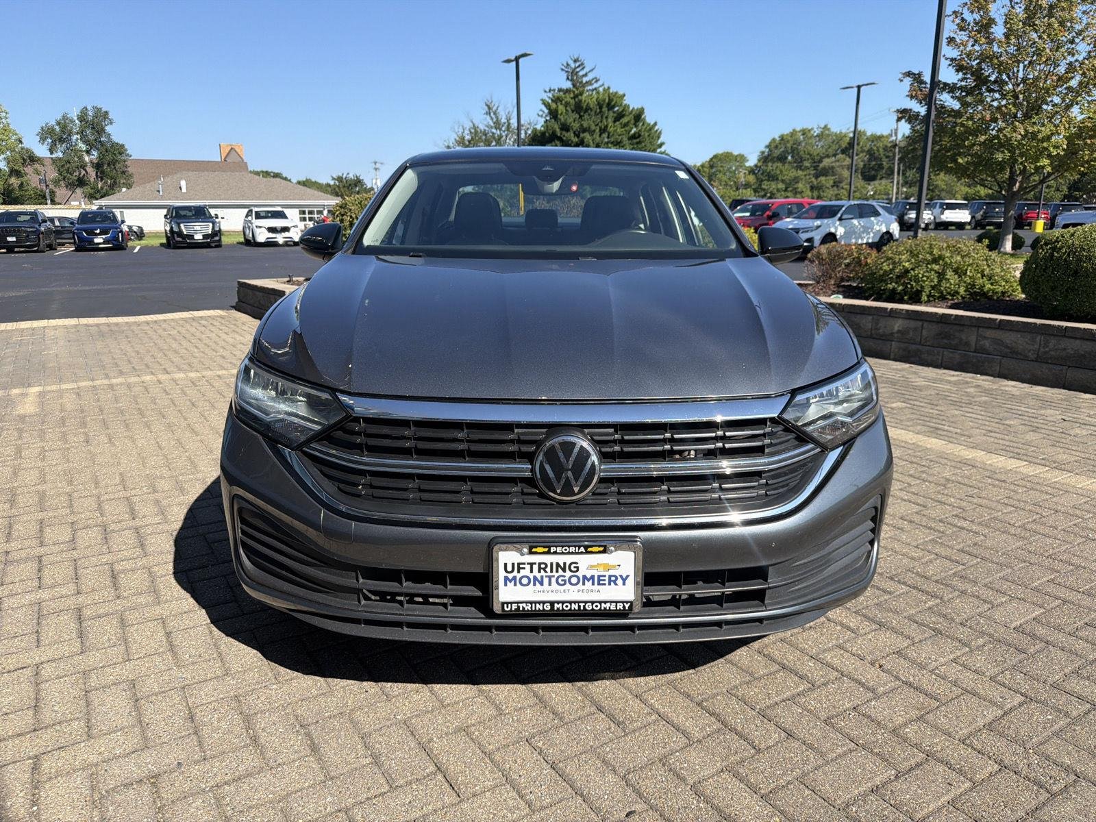 Used 2024 Pyrite Silver Metallic Volkswagen SE image 8