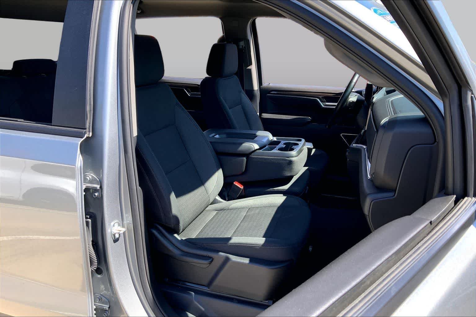 Used 2025 Sterling Gray Metallic Chevrolet LT image 15