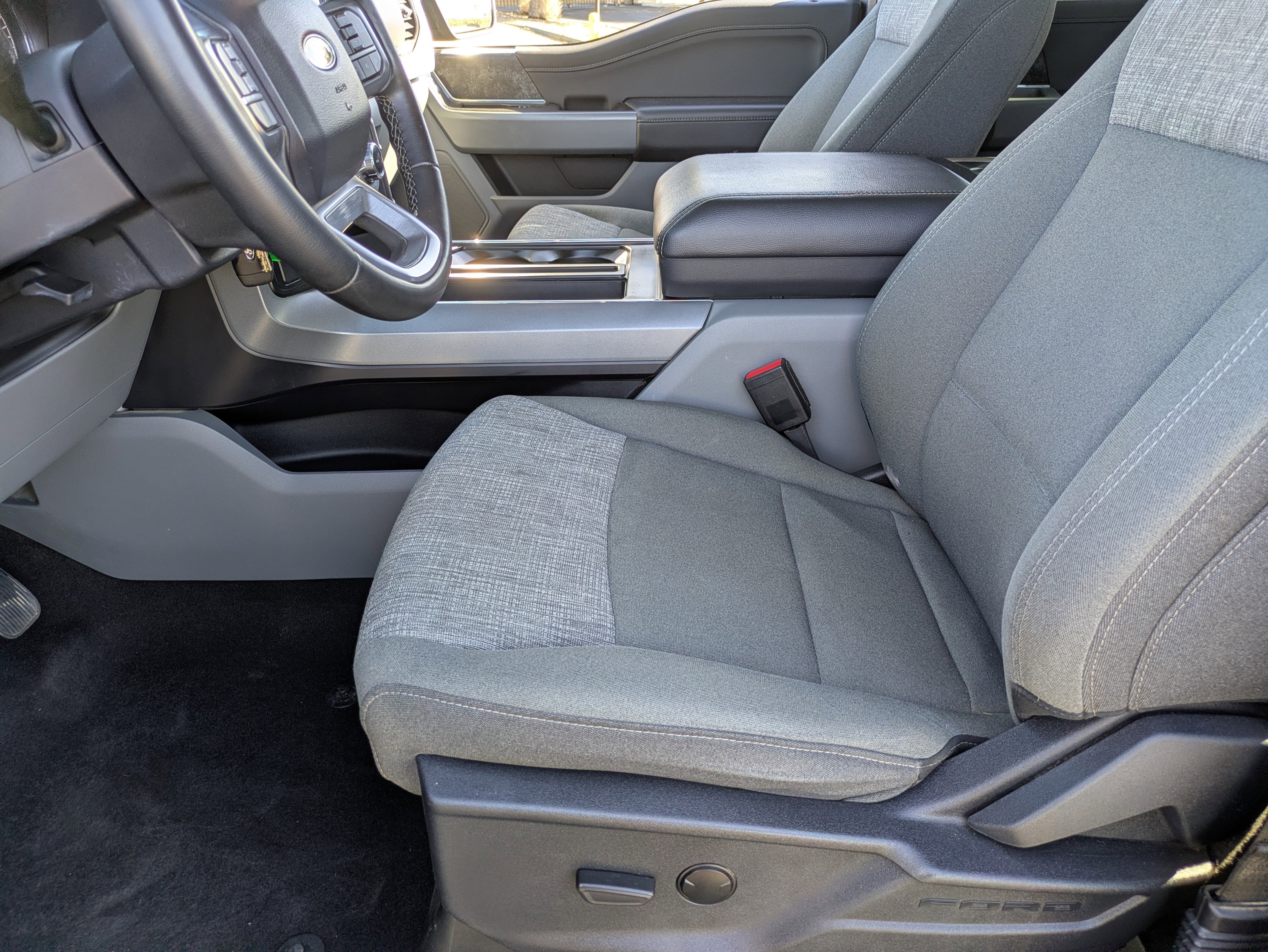 Used 2023 Bronze Ford XLT image 16