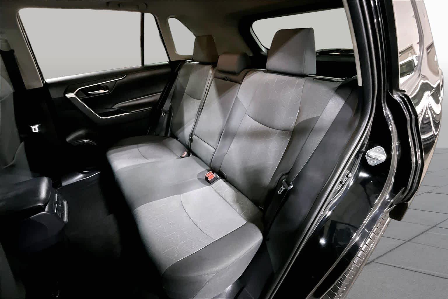 Used 2019 Midnight Black Metallic Toyota XLE image 21