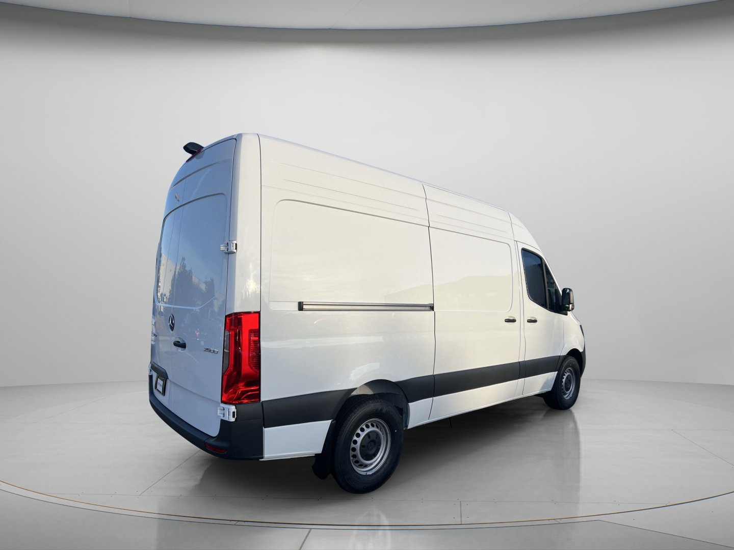 New 2025 Arctic+White Mercedes-Benz  image 5
