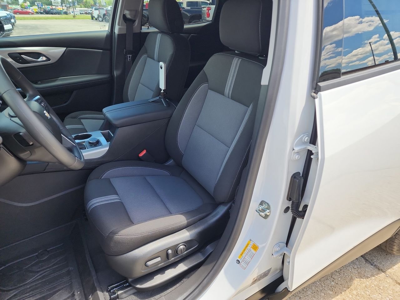 New 2026 Summit White Chevrolet 2LT image 11