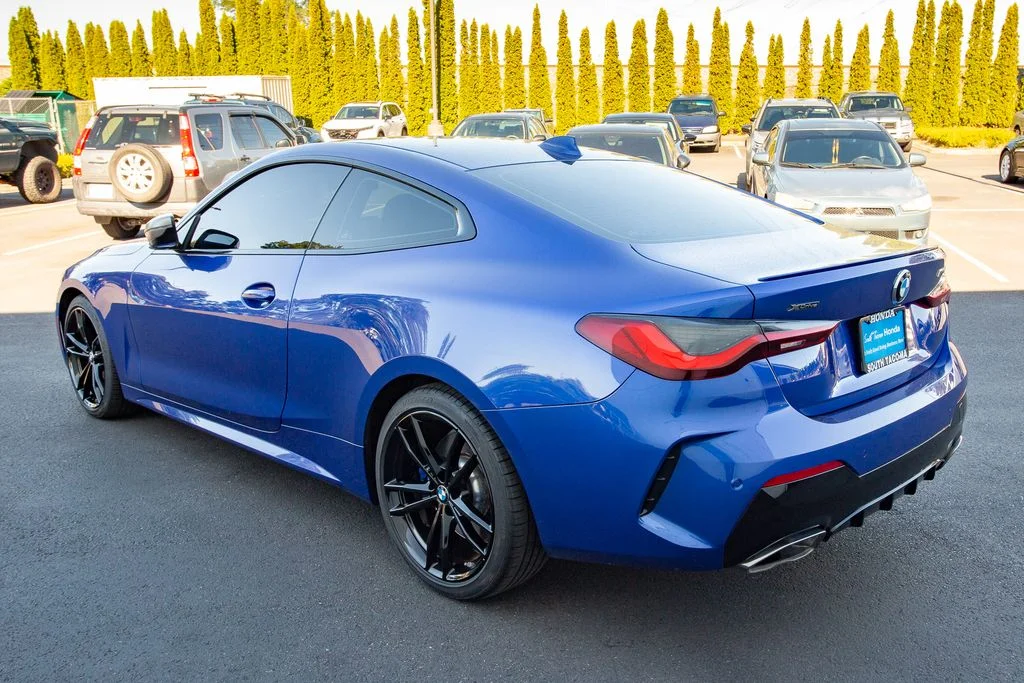 Used 2022 Blue Metallic BMW M440i xDrive image 10