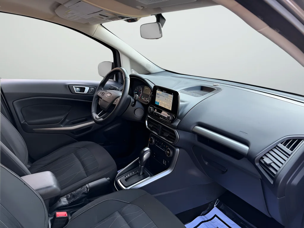 Used 2018 Gray Ford SE image 29