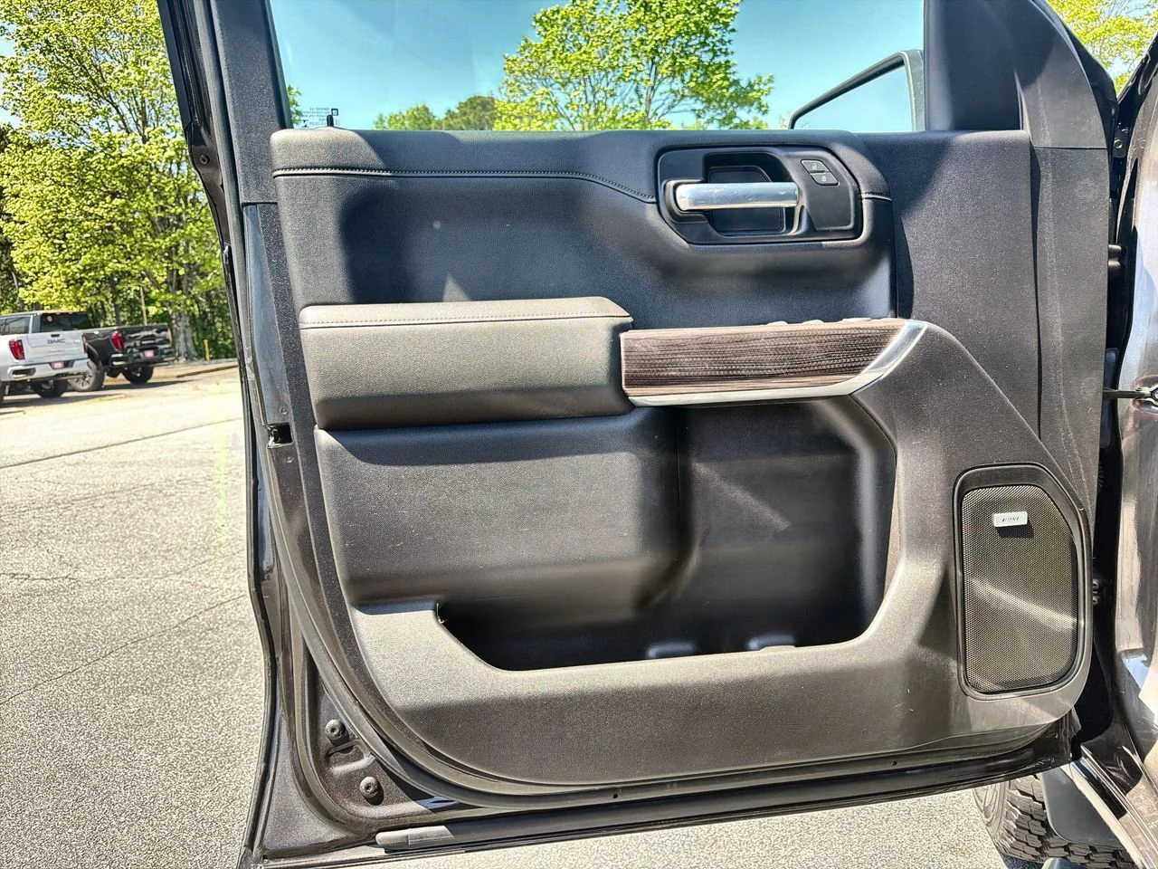 Used 2021 Oxford Brown Metallic Chevrolet LT Trail Boss image 18