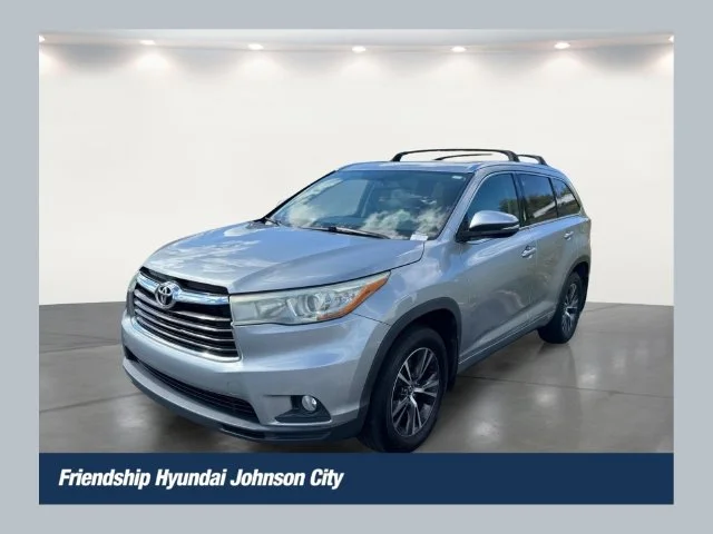 Used 2016 Silver Toyota XLE V6 image 1