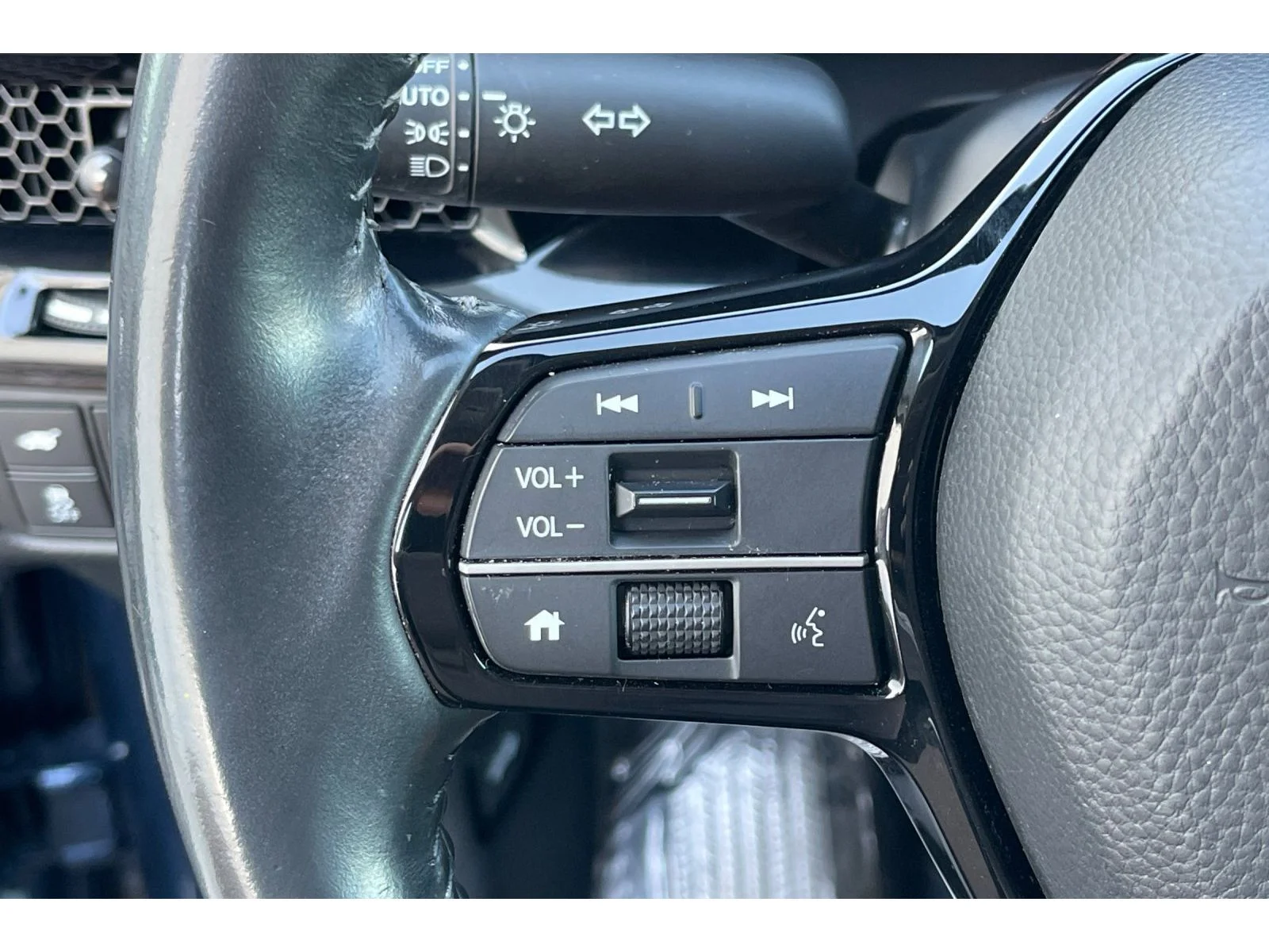Used 2023 Canyon River Blue Metallic Honda EX-L image 35