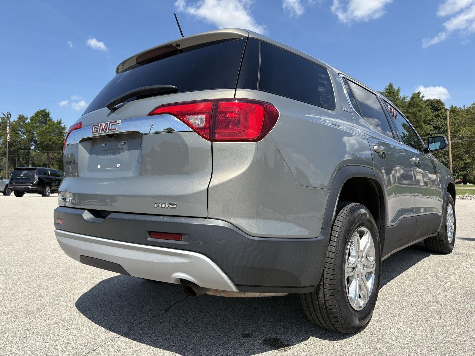 Used 2019 Pepperdust Metallic GMC SLE image 21