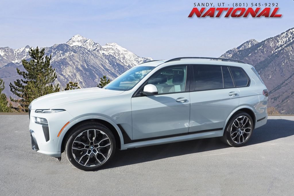 2023 BMW X7 xDrive40i's photo