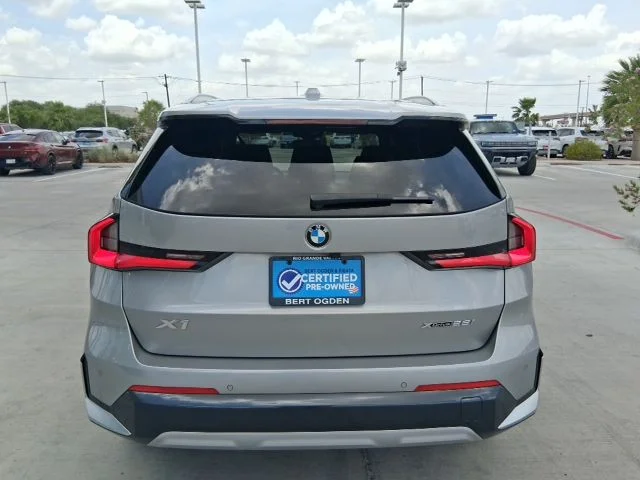 Used 2025 Silver BMW xDrive28i image 5