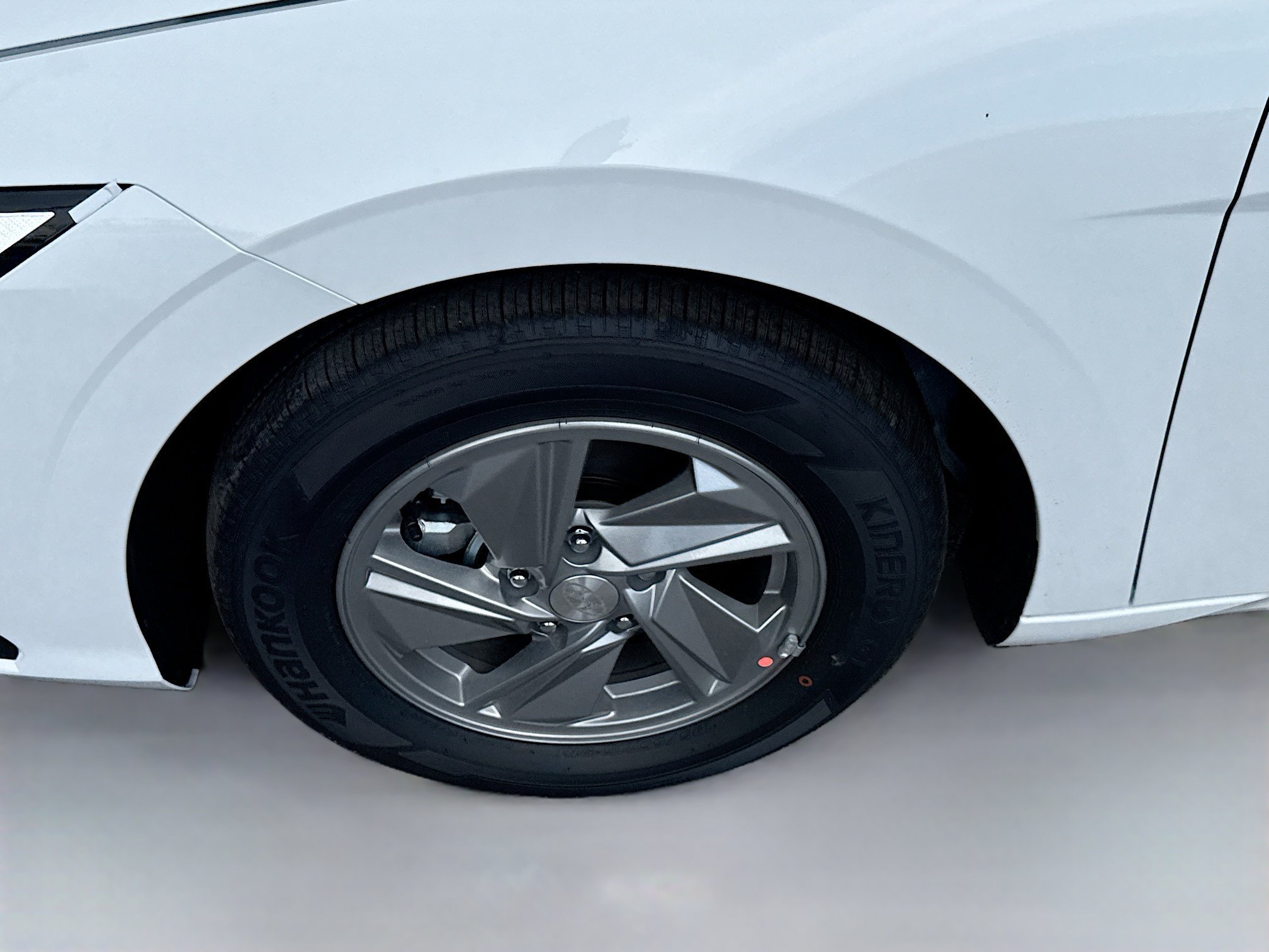 New 2026 Serenity White Hyundai SE image 47