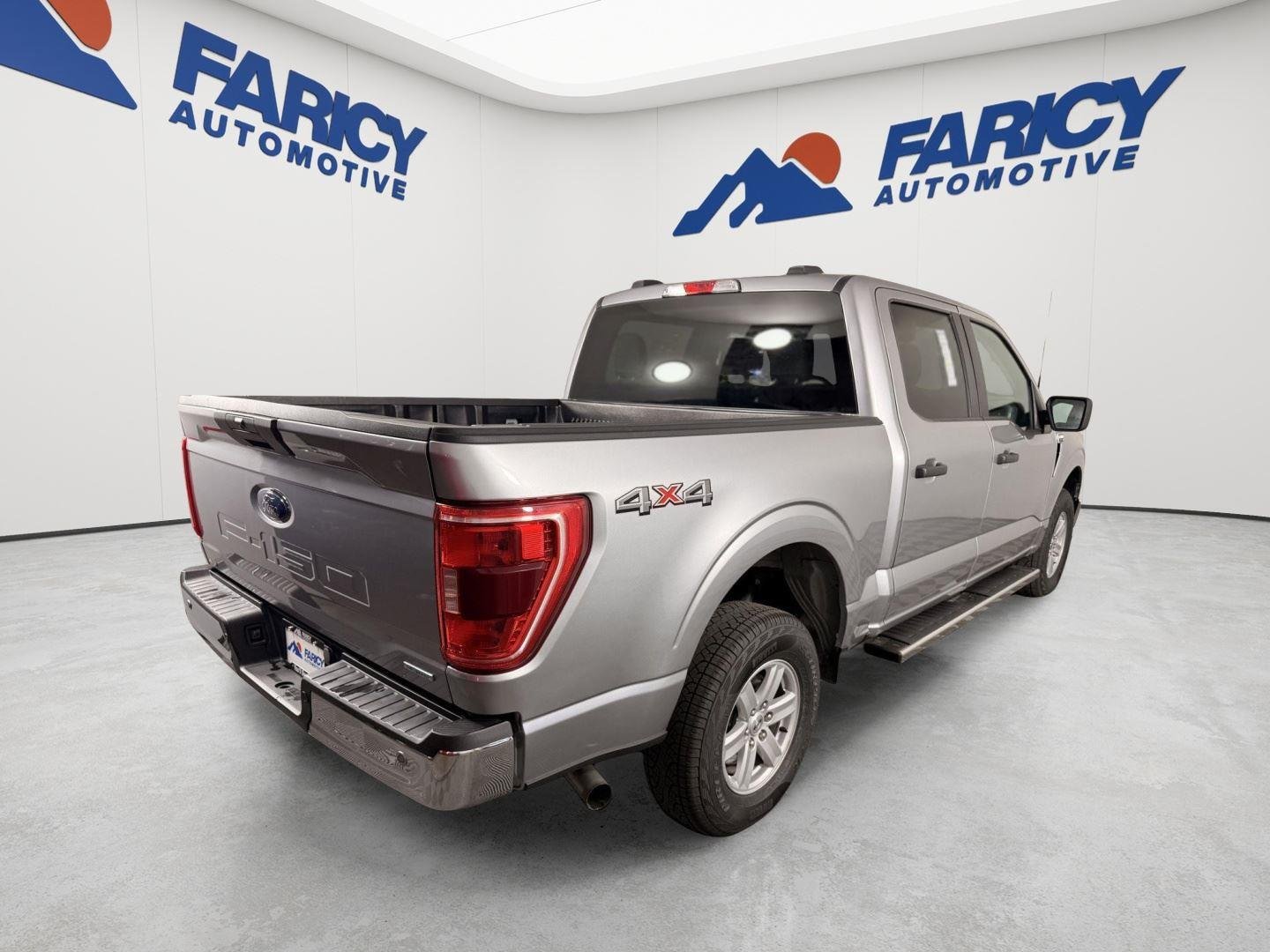 Used 2023 Iconic Silver Ford XLT image 8