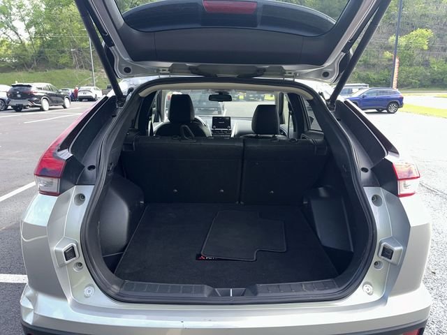 Used 2025  Mitsubishi SE image 22