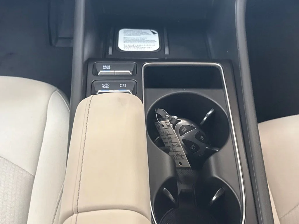 New 2026 Abyss Black Hyundai SEL image 15
