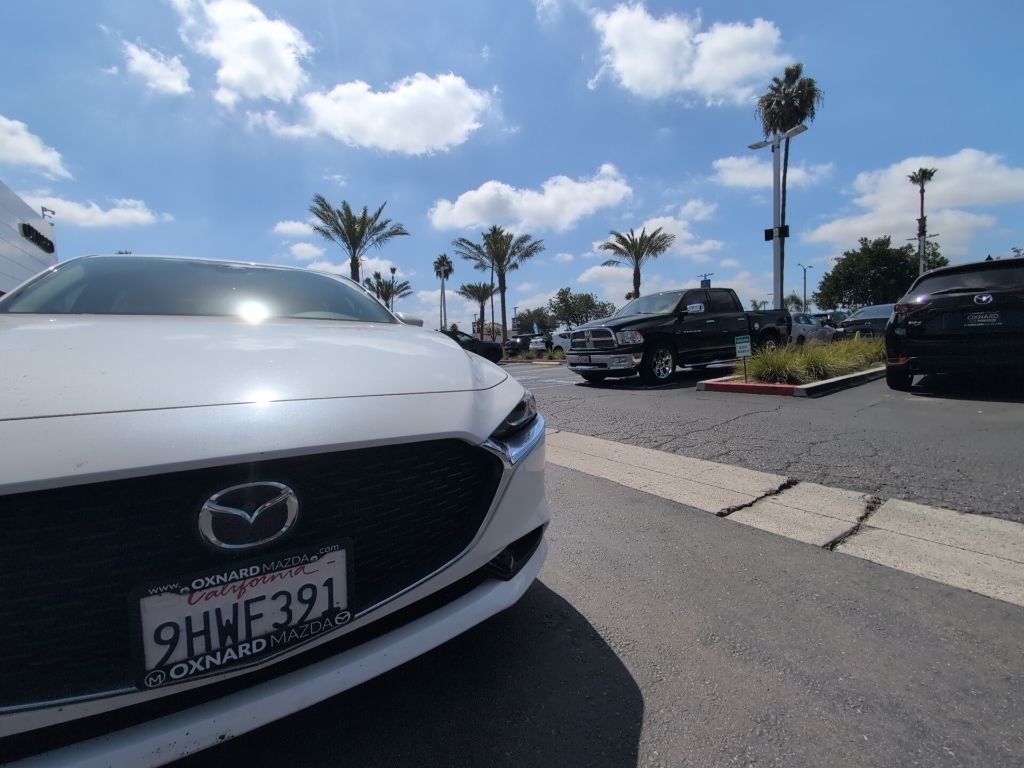 Used 2020 White Mazda Preferred image 35