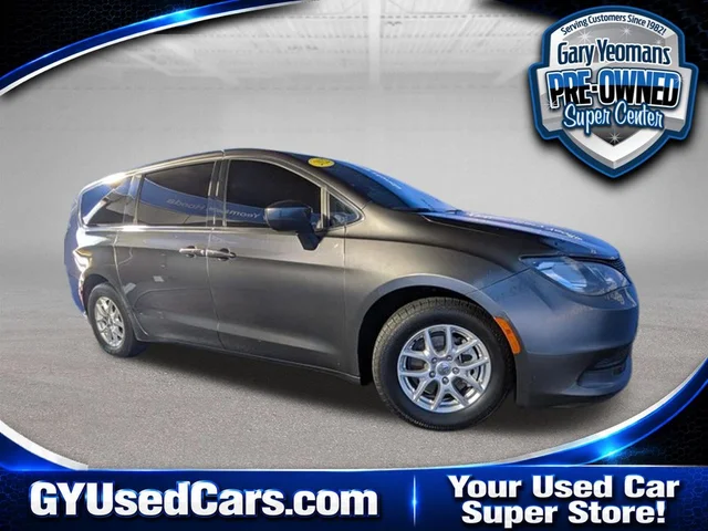 2022 Chrysler Voyager LX