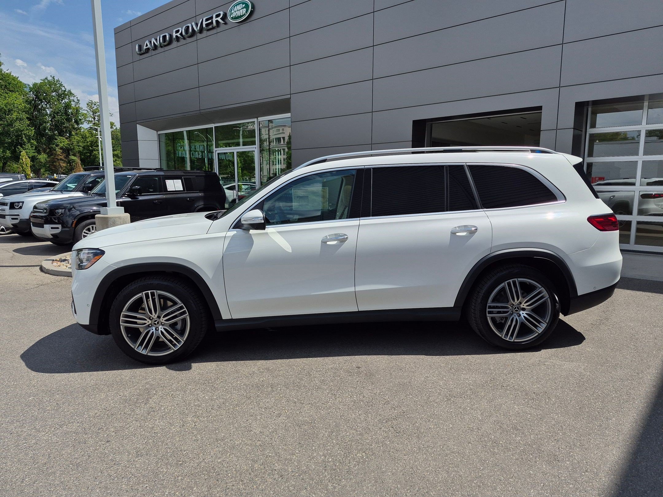 New 2026 Polar White Mercedes-Benz GLS 450 image 7