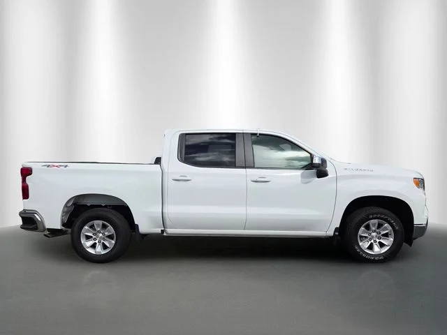 Used 2025 Summit White Chevrolet LT image 6