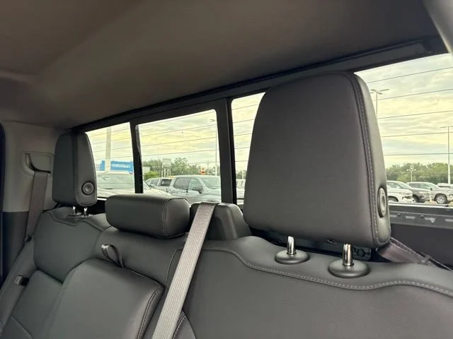 2026 GMC Sierra 1500 SLT - Photo 32