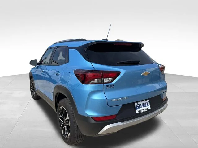 Used 2025 Blue Chevrolet LT image 8