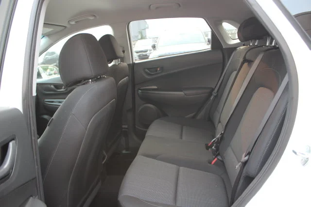 Used 2023 White Hyundai SEL image 22