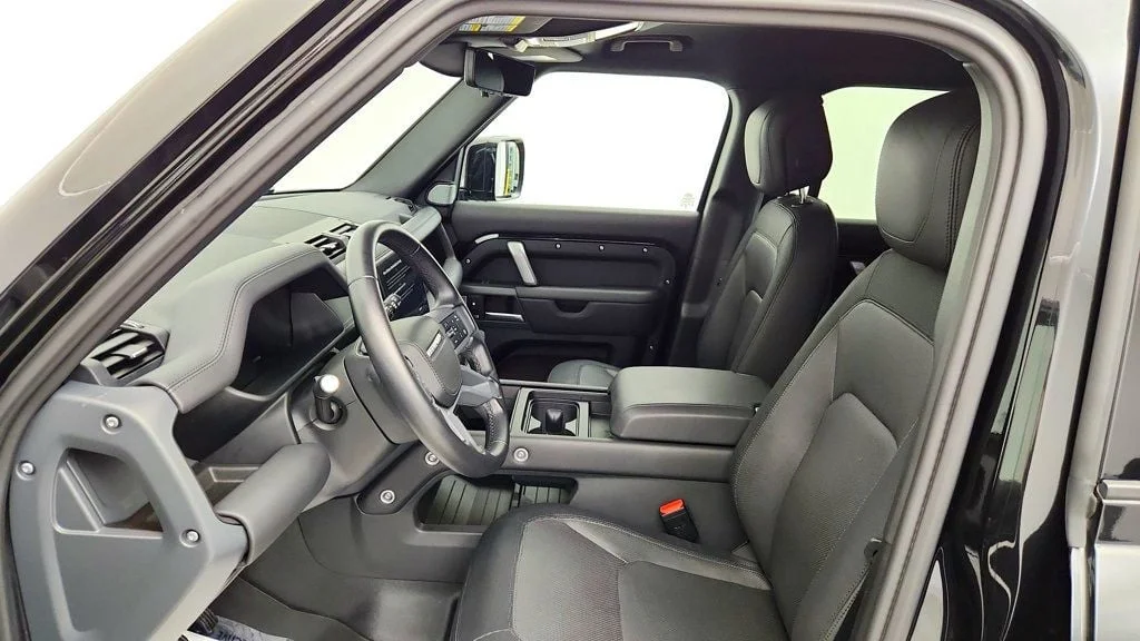 Used 2024 Santorini Black Metallic Land Rover 130 P400 X-Dynamic SE image 21