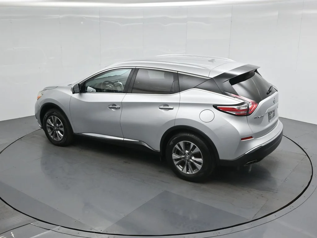 Used 2016 Silver Nissan SL image 38