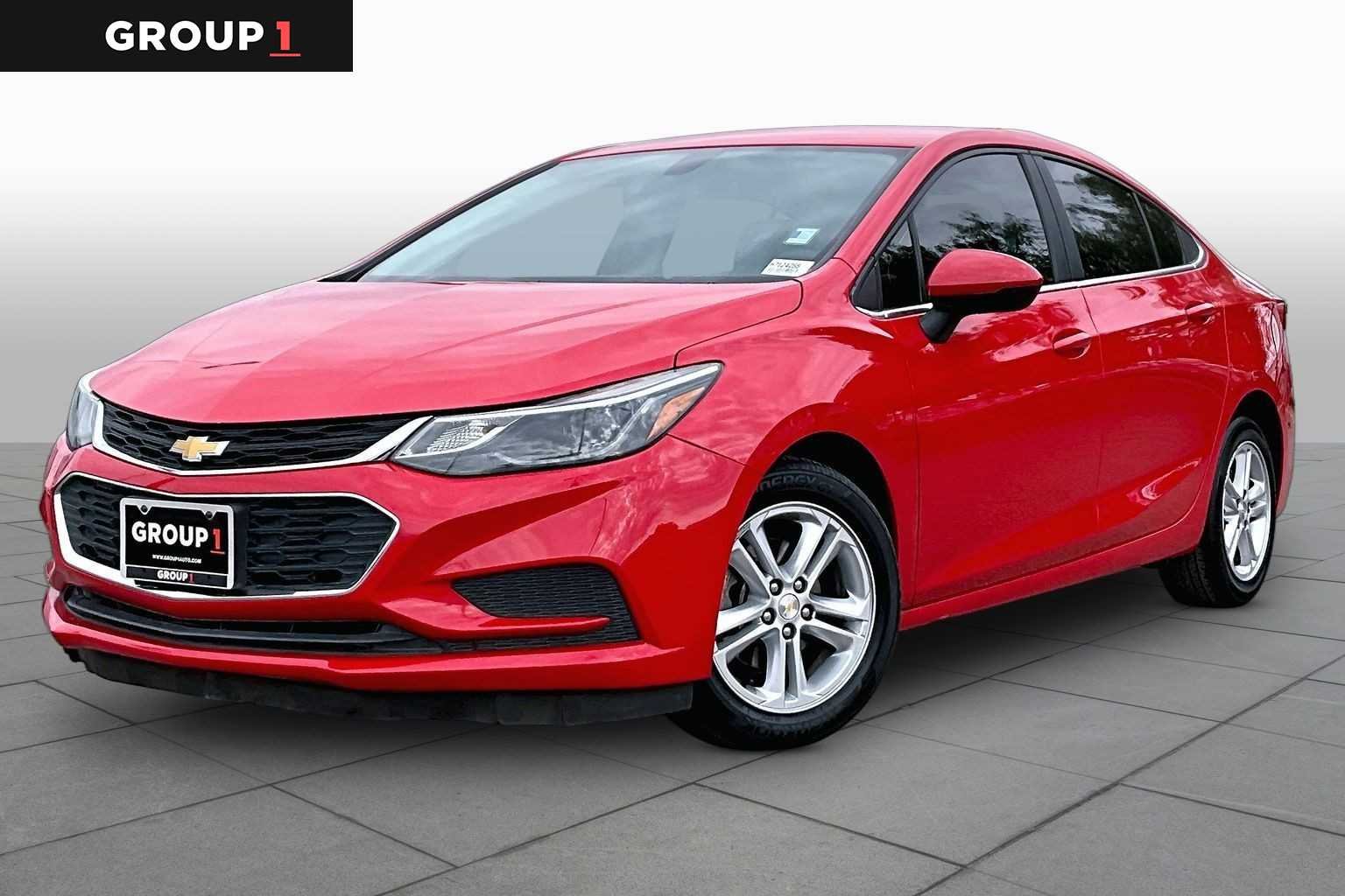 Pre-Owned 2017 Chevrolet Cruze LT