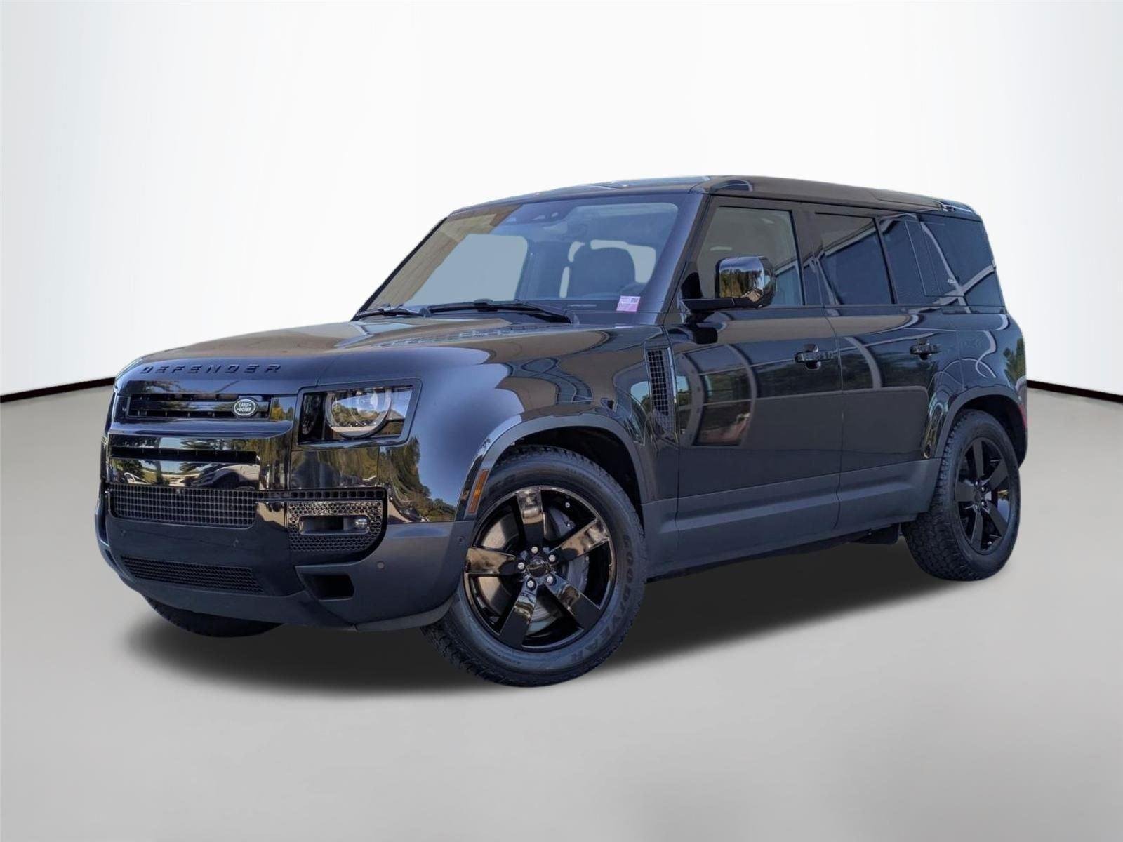 Used 2024 Santorini Black Metallic Land Rover SE image 1