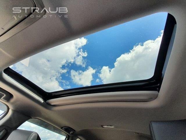 Used 2020 Lunar Silver Metallic Honda Touring image 35