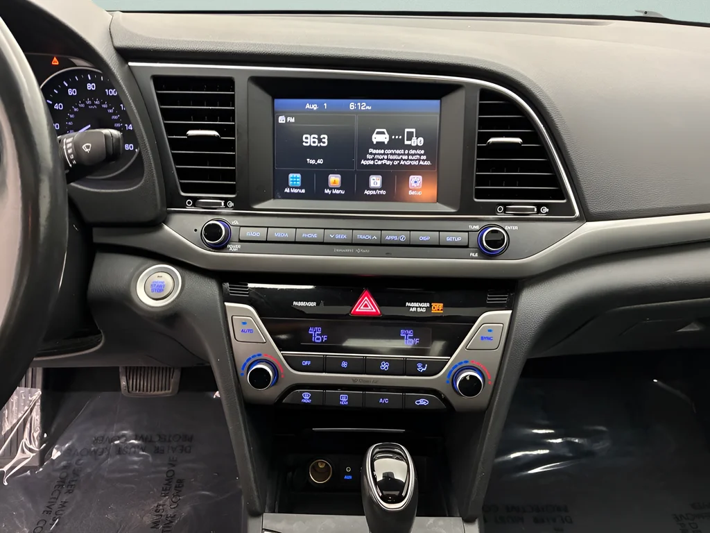 Used 2017 Quartz White Pearl Hyundai Value Edition image 17