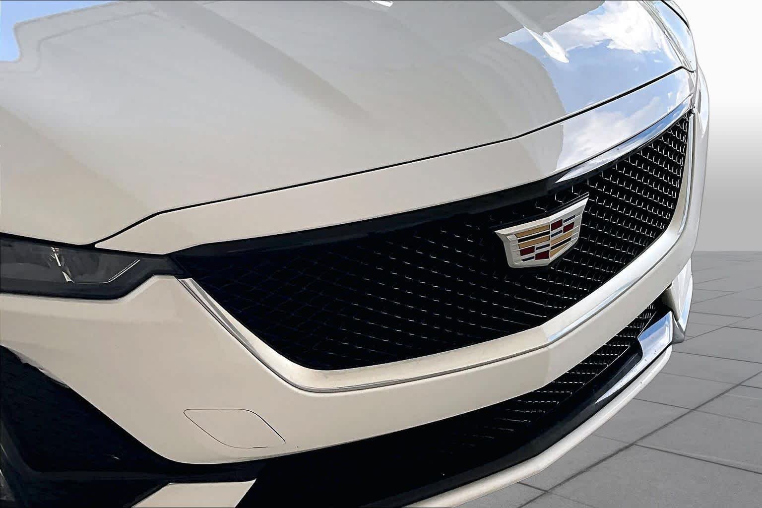 Used 2020 Summit White Cadillac Sport image 30