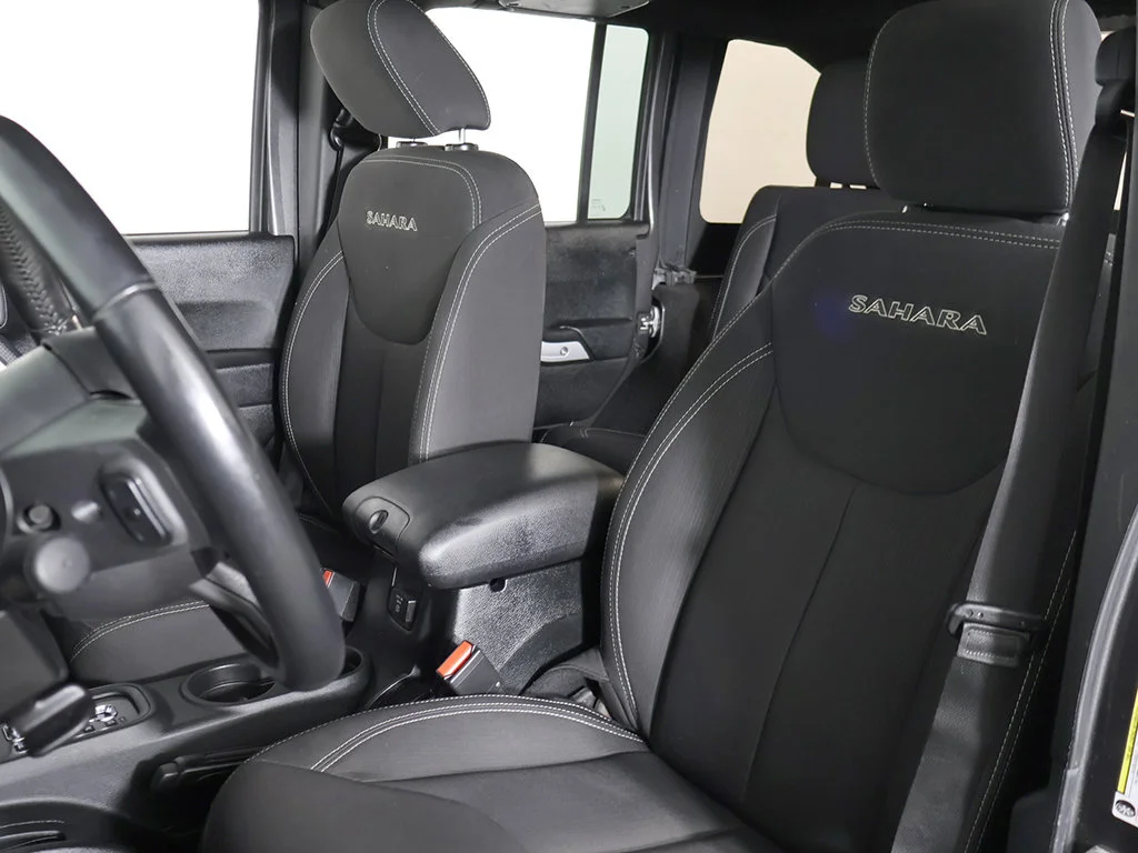 Used 2018 Crystal Metallic Jeep Unlimited Sahara image 23