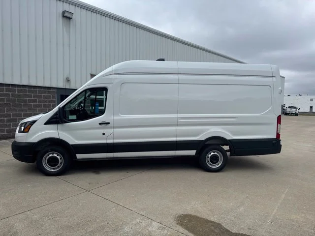 New 2027 White Ford Base image 10