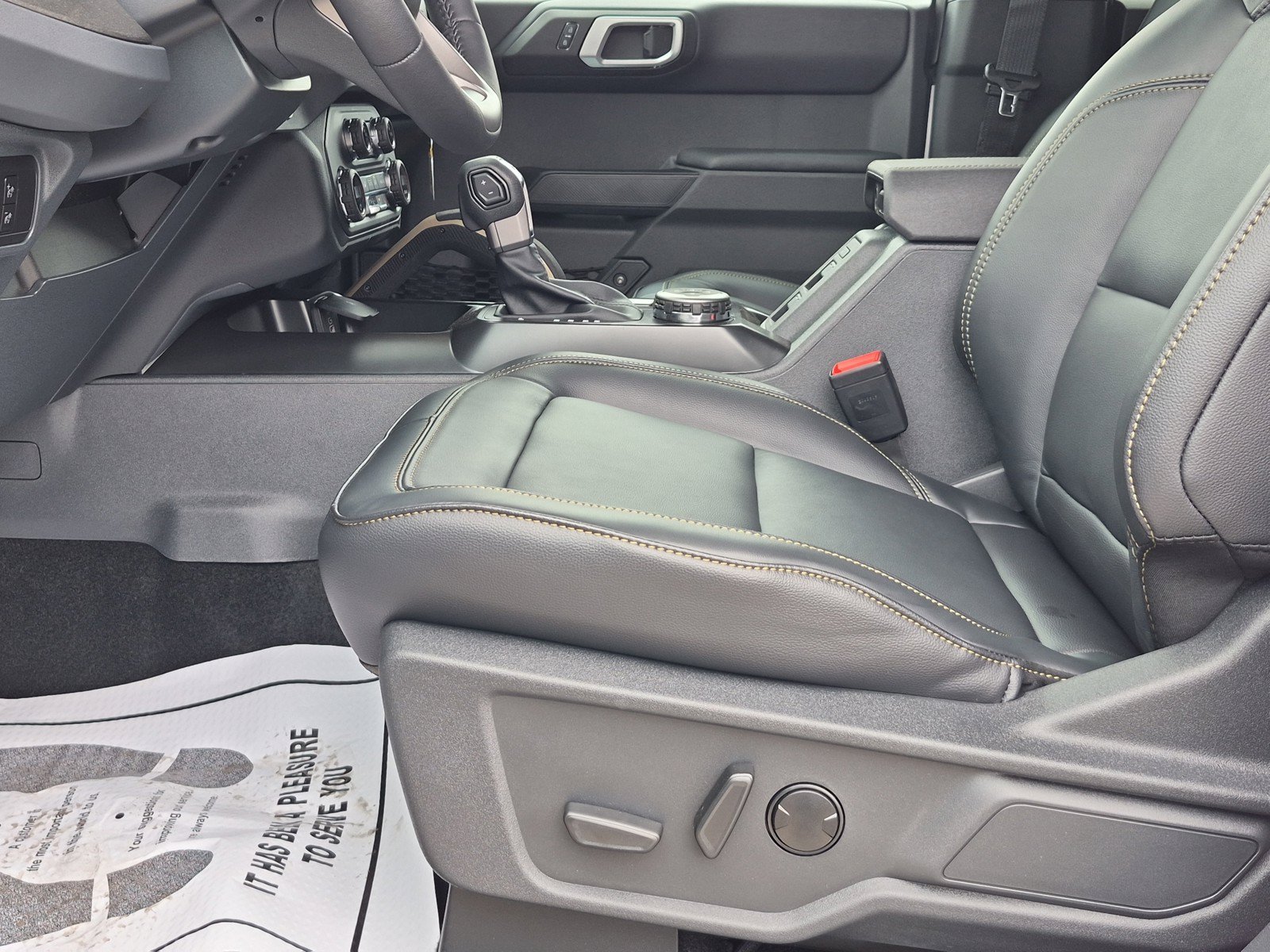 New 2026 Oxford White Ford Badlands® image 19