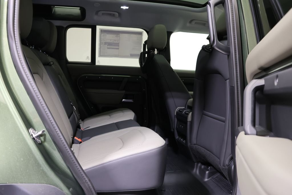 New 2026 Woolstone Green Land Rover S image 43