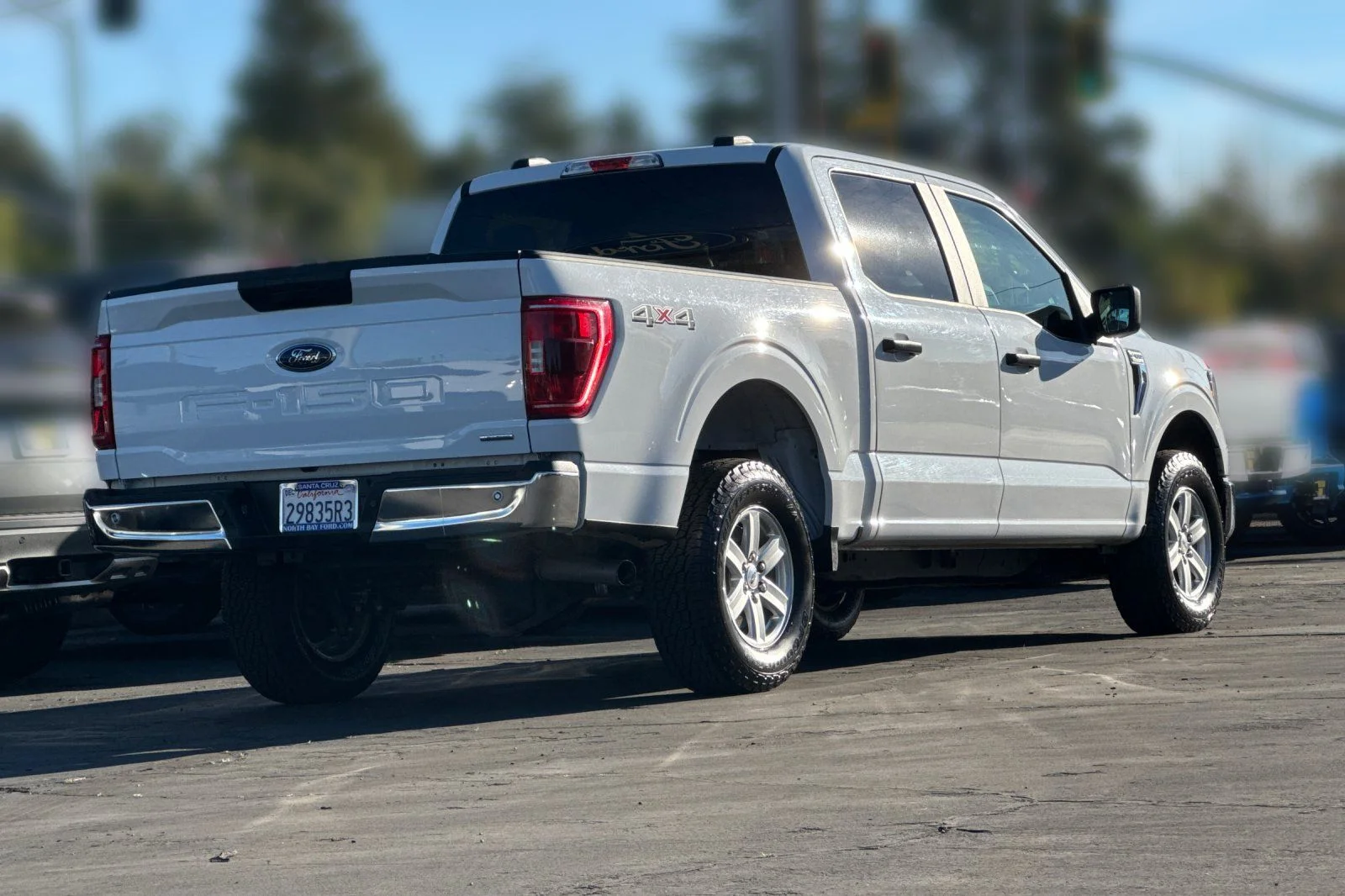 Used 2023 Oxford White Ford XLT image 27