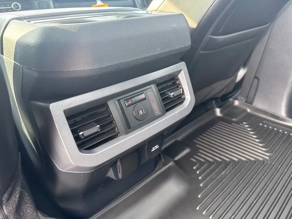 Used 2024 Silver Metallic Ford Lariat image 40