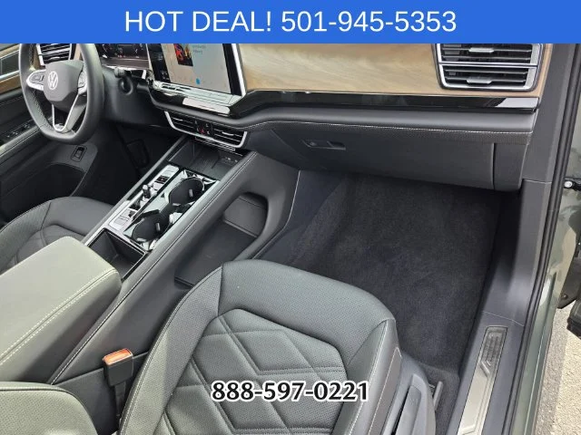 Used 2026 Green Volkswagen SE w/Technology image 19