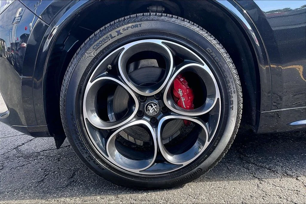 Used 2023 Black Alfa Romeo Veloce image 8