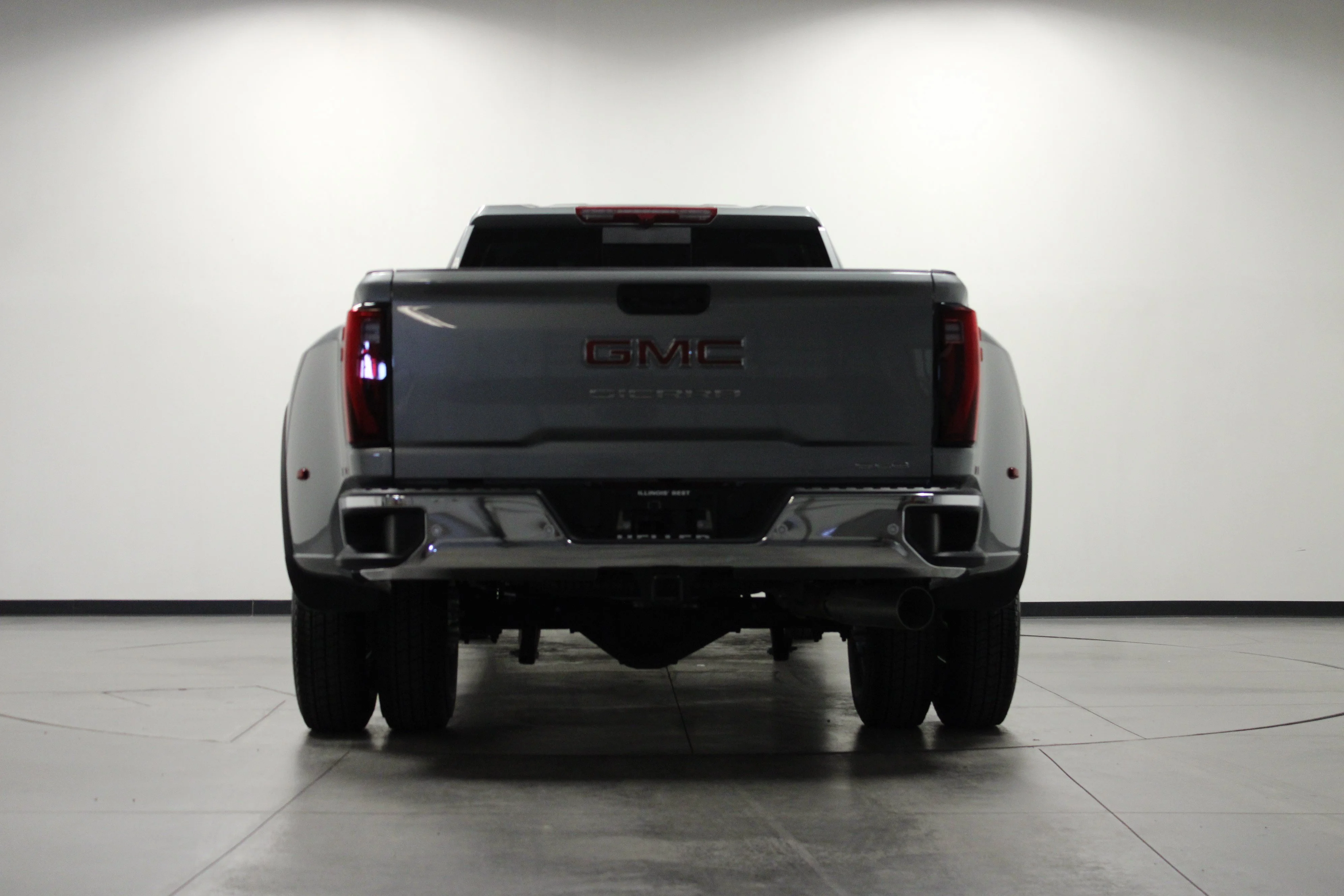 New 2026 Sterling Metallic GMC SLE DRW image 5