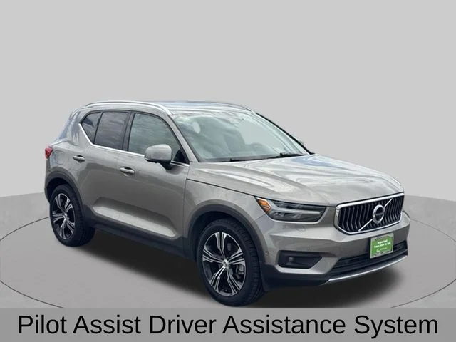 Used 2022 Gray Volvo T5 Inscription image 9