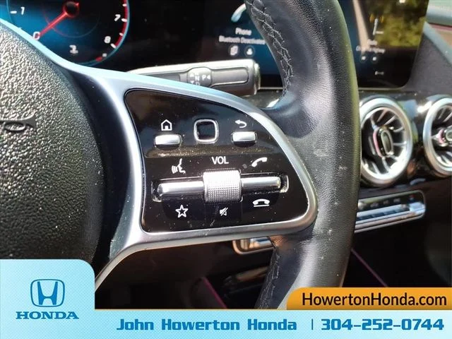 Used 2022 White Mercedes-Benz GLA 250 image 21