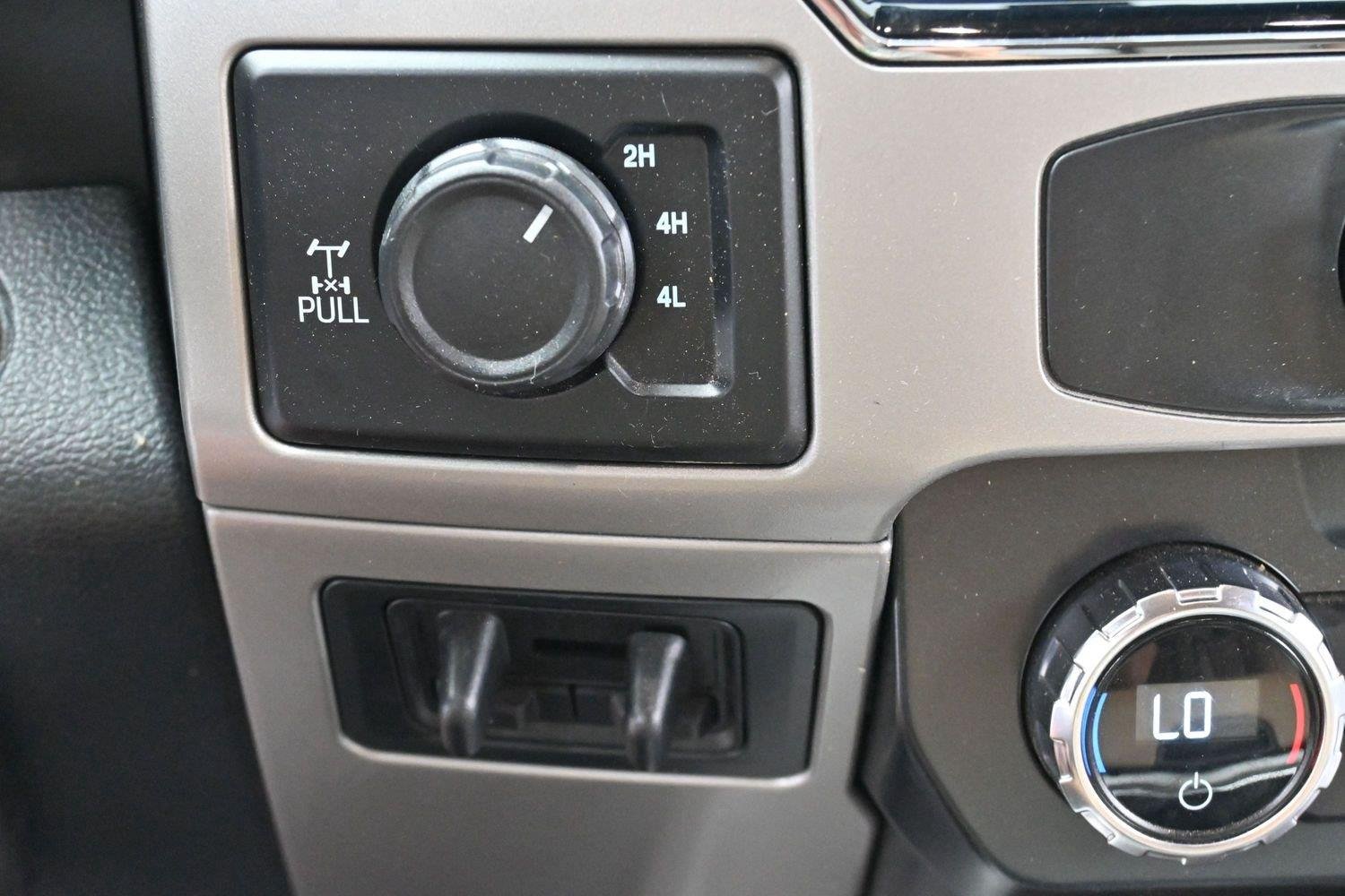 Used 2022 Agate Black Ford LARIAT image 24