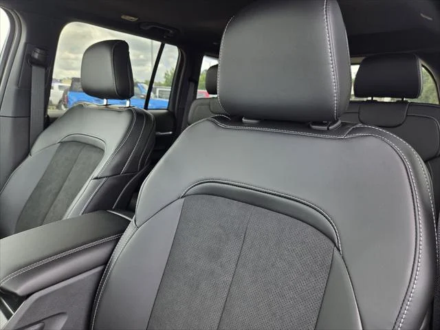 New 2026 Baltic Gray Metallic Clear-Coat Exterior Paint Jeep Altitude image 20