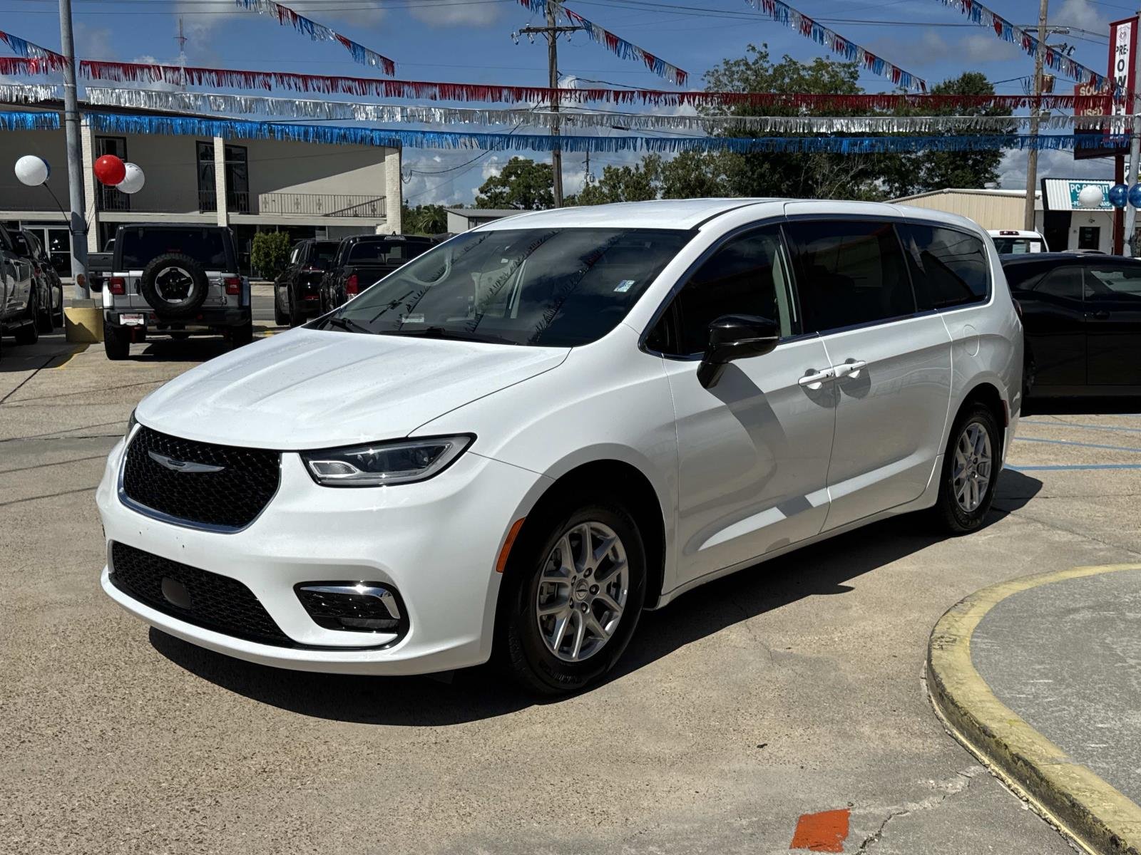 Used 2024 Bright White Clearcoat Chrysler Touring L image 3